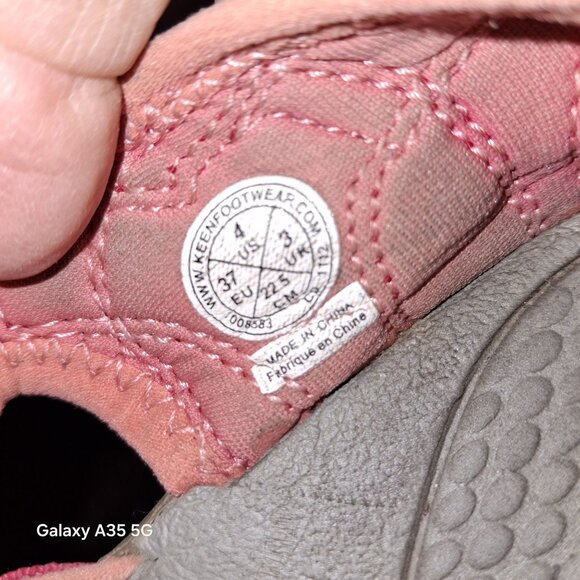 KEEN Youths Red Hiking Sandals Size 4G With Non-Slip Soles & Secure Fit - Picture 4 of 4